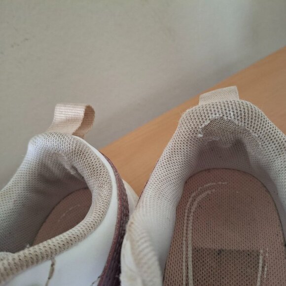 Puma Kids White and Pink Sneakers - Size US 10C (EUR 27) - Picture 3 of 9